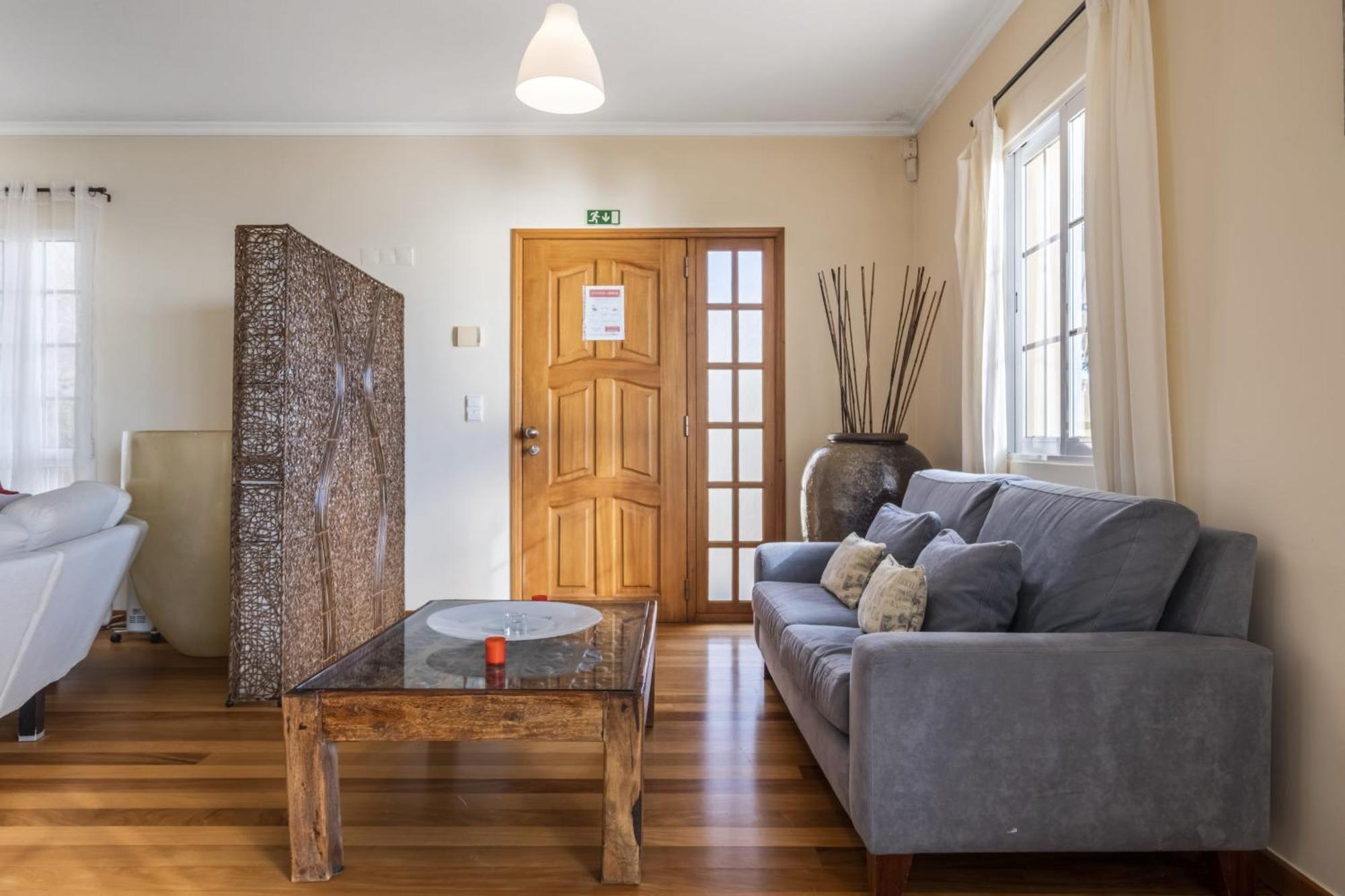 Casa Neves - By Wehost Feriehus